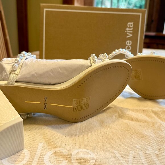 Brand New Dolce Vita Barrit Imitation Pearl Slide Sandals - Picture 2 of 5